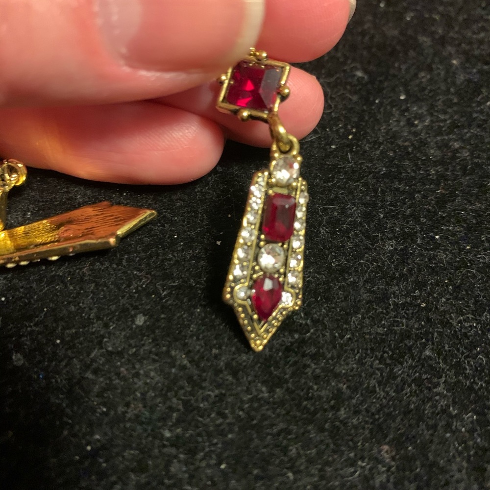 Faux ruby earrings - Picture 6 of 6